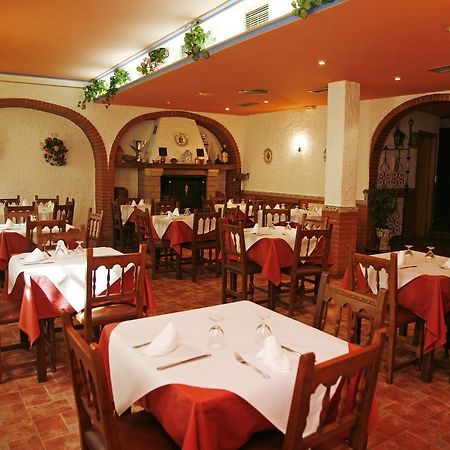 Hostal Cuatro Esquinas Ejea De Los Caballeros Ngoại thất bức ảnh