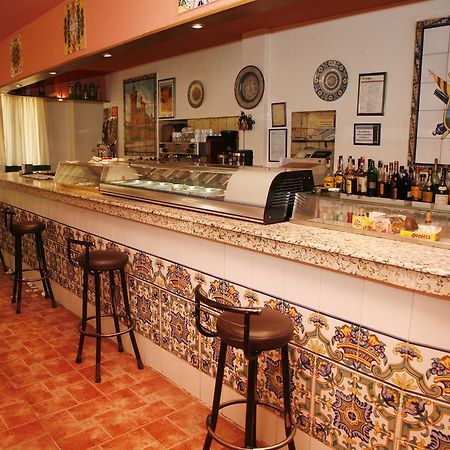 Hostal Cuatro Esquinas Ejea De Los Caballeros Ngoại thất bức ảnh